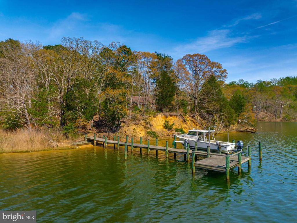 Image 35 of property listing at 1050 PLANTERS WHARF RD, Lusby, MD 20657