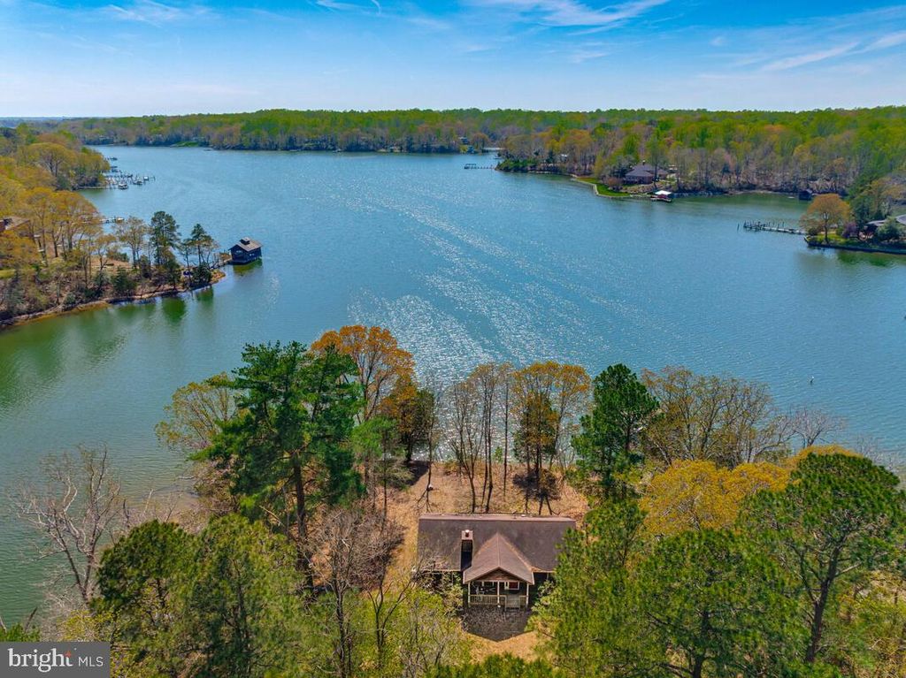 Image 38 of property listing at 1050 PLANTERS WHARF RD, Lusby, MD 20657