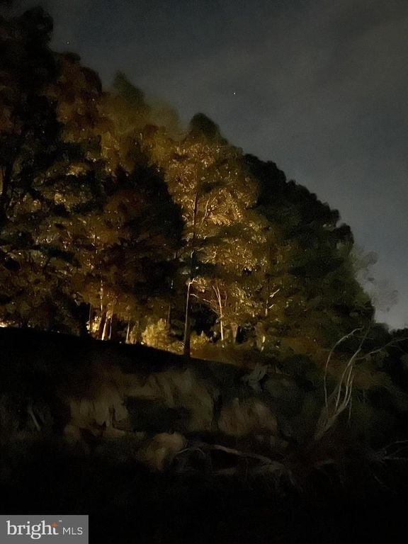 Image 50 of property listing at 1050 PLANTERS WHARF RD, Lusby, MD 20657