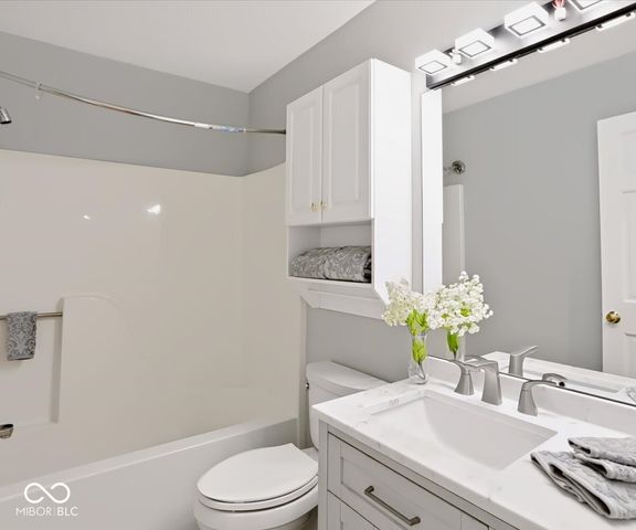 2601 S Trotters Run, Bloomington, IN 47401