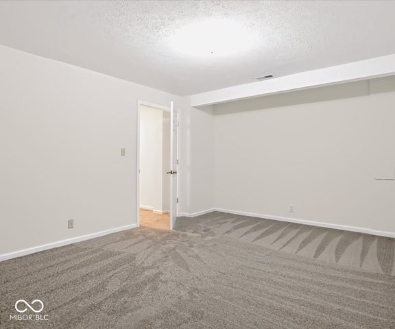 2601 S Trotters Run, Bloomington, IN 47401