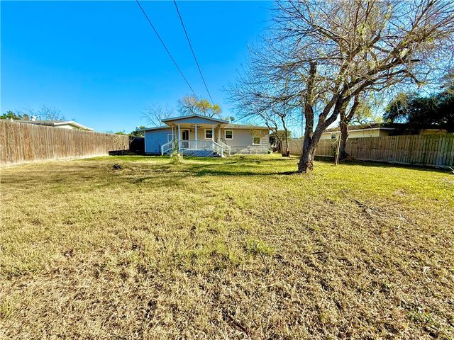 427 Field Ave, Taft, TX 78390