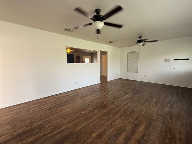 427 Field Ave, Taft, TX 78390