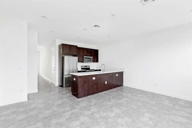 6937 Pines Circle 17, Coconut Creek, FL 33073