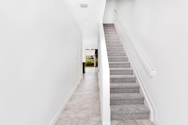 6937 Pines Circle 17, Coconut Creek, FL 33073