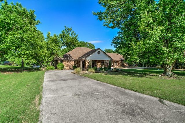 4611 Churchill Downs Drive, Norman, OK 73069