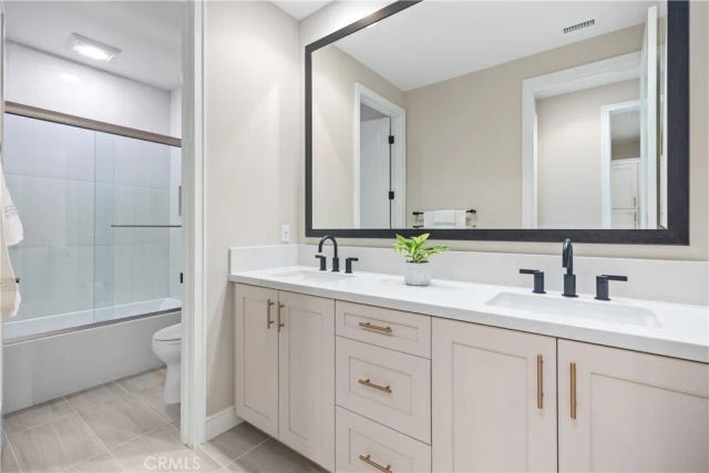 142 Sabbia, Irvine, CA 92602