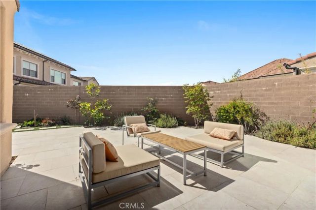 142 Sabbia, Irvine, CA 92602