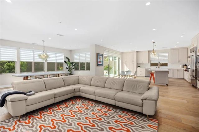 142 Sabbia, Irvine, CA 92602