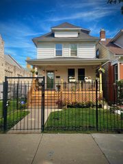 851 N Menard Avenue, Chicago, IL 60651