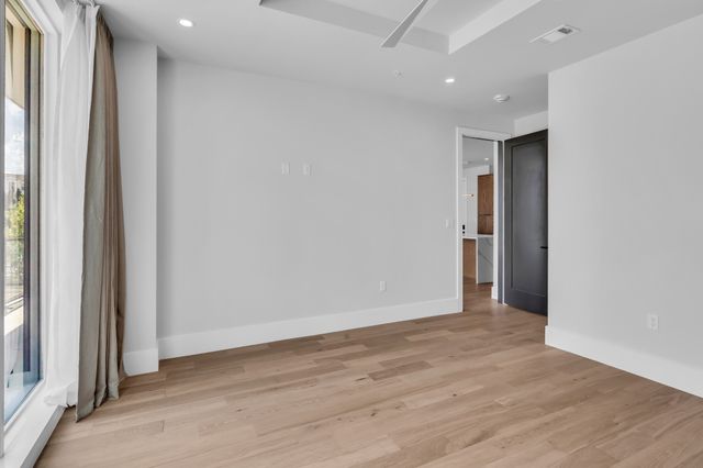 321 31st Ave N Apt 105, Nashville, TN 37203