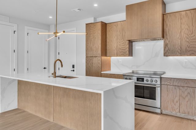 321 31st Ave N Apt 105, Nashville, TN 37203