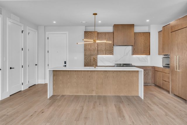 321 31st Ave N Apt 105, Nashville, TN 37203