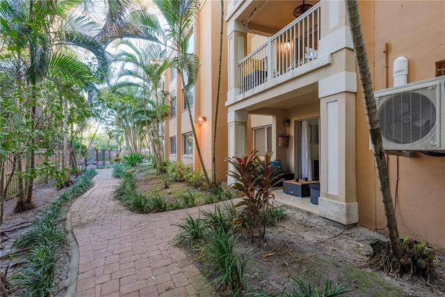 950 BROADWAY 103, Dunedin, FL 34698