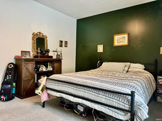 422 17th Street, Bedford, IN 47421