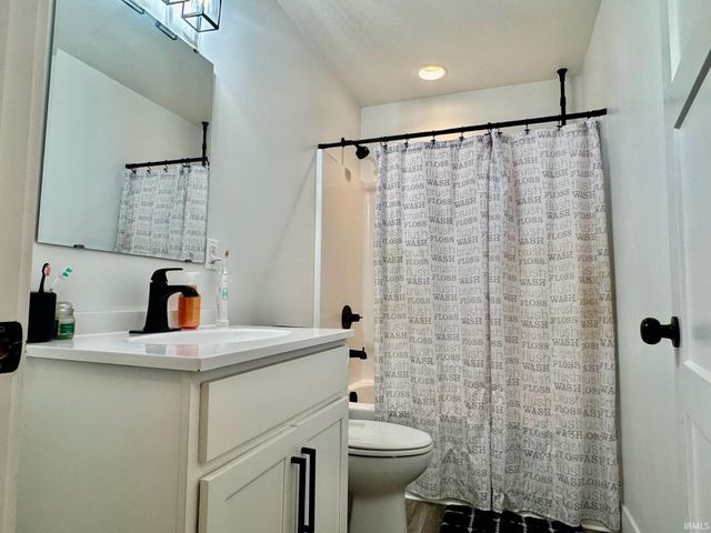 422 17th Street, Bedford, IN 47421