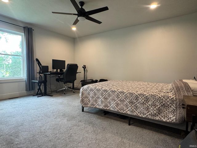 422 17th Street, Bedford, IN 47421