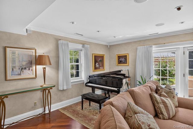 169 Clinton Avenue, Dobbs Ferry, NY 10522