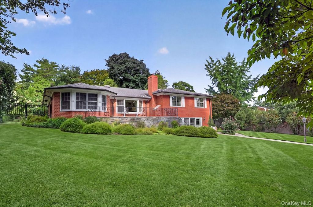 169 Clinton Avenue, Dobbs Ferry, NY 10522 — photo 2