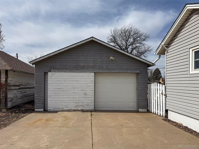391 Cherry St, Burlington, CO 80807