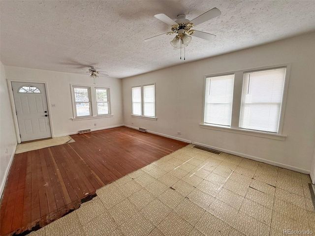 391 Cherry St, Burlington, CO 80807