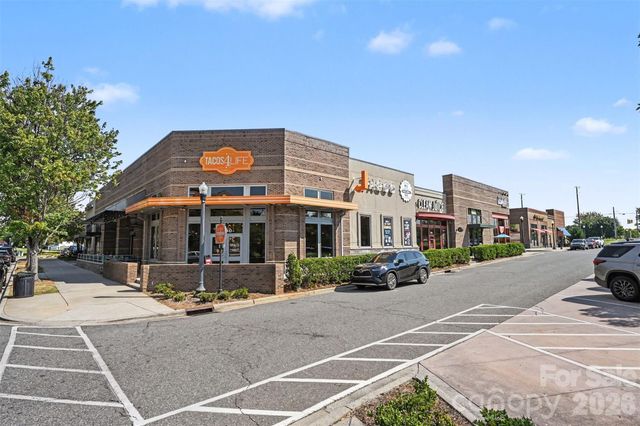 129 Capital Avenue C, Mooresville, NC 28117