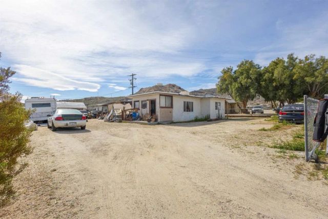 13765 Fremont St, Trona, CA 93562