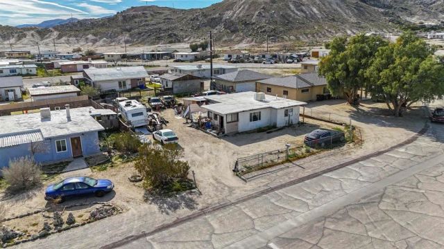 13765 Fremont St, Trona, CA 93562