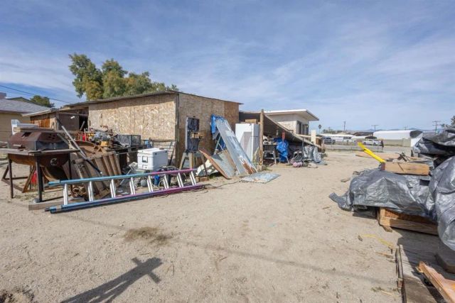 13765 Fremont St, Trona, CA 93562