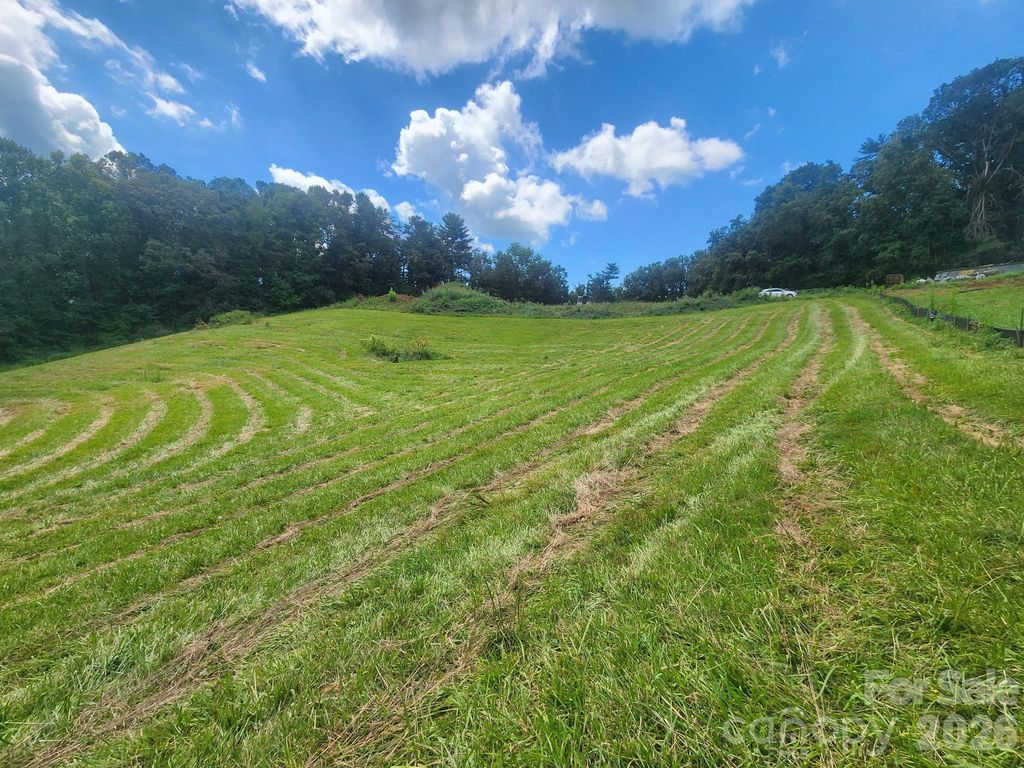 22 Setter Lane 3, Weaverville, NC 28787