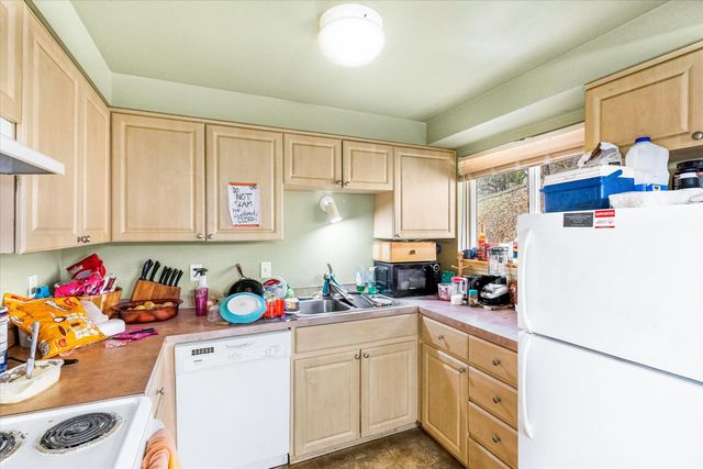 18525 E Evans Creek Road, Rogue River, OR 97537