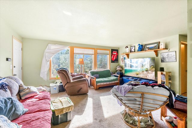 18525 E Evans Creek Road, Rogue River, OR 97537