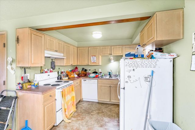 18525 E Evans Creek Road, Rogue River, OR 97537