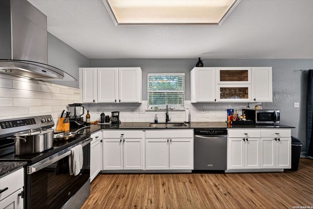 7447 SADDLE BEND DR, San Antonio, TX 78238