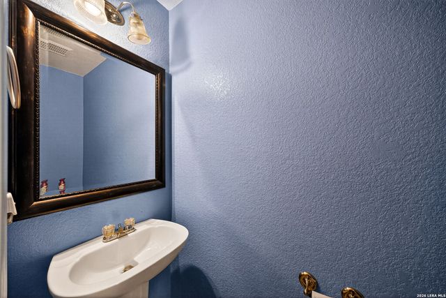 7447 SADDLE BEND DR, San Antonio, TX 78238