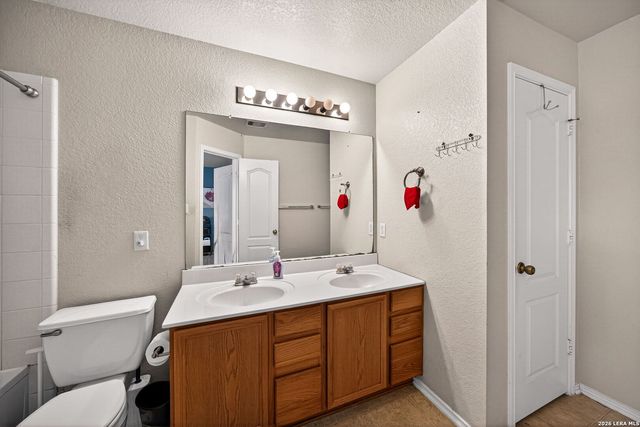 7447 SADDLE BEND DR, San Antonio, TX 78238