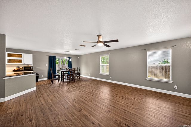 7447 SADDLE BEND DR, San Antonio, TX 78238