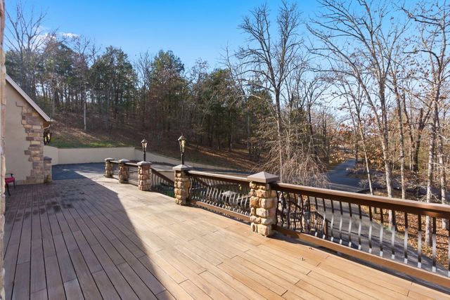 200 Barnes Lane, Branson, MO 65616