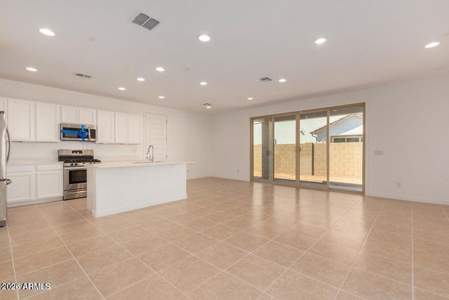 9909 E TAHOE Avenue, Mesa, AZ 85212