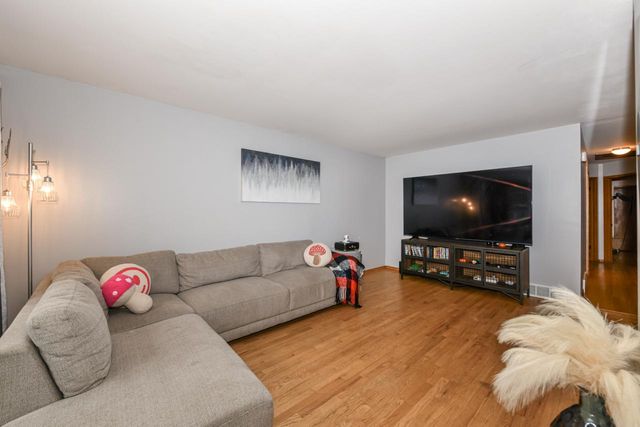3455 E Cudahy AVENUE, Cudahy, WI 53110