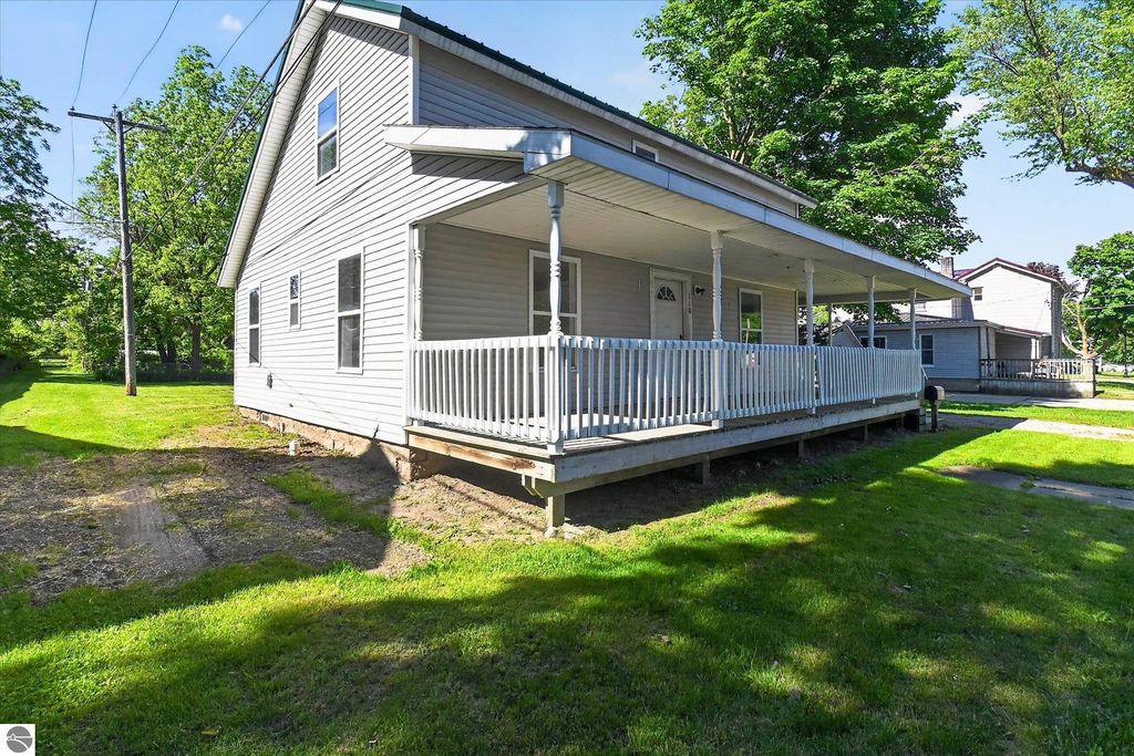 Image 2 of property listing at 110 E Tyrell Street, St Louis, MI 48880