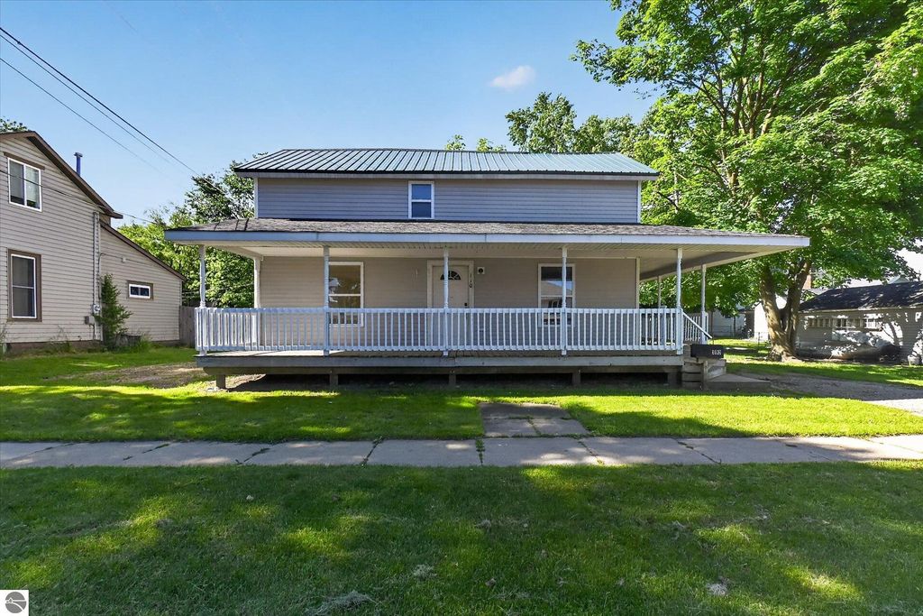 Image 3 of property listing at 110 E Tyrell Street, St Louis, MI 48880