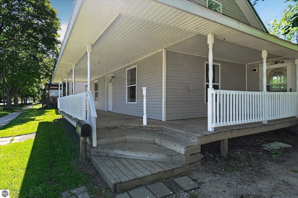 Image 5 of property listing at 110 E Tyrell Street, St Louis, MI 48880