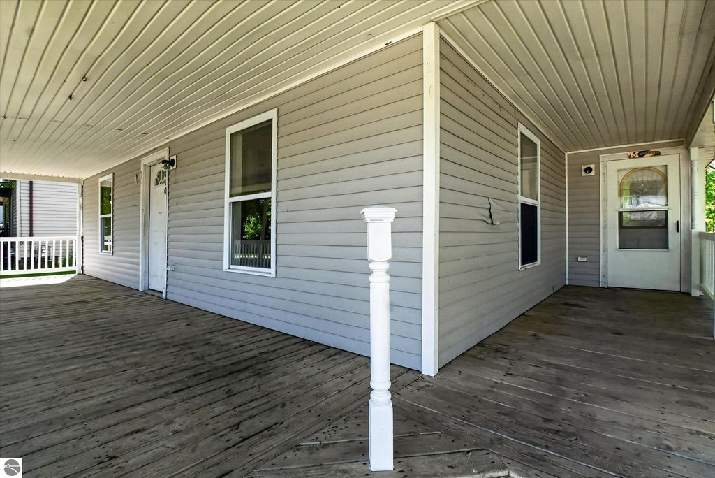 Image 6 of property listing at 110 E Tyrell Street, St Louis, MI 48880