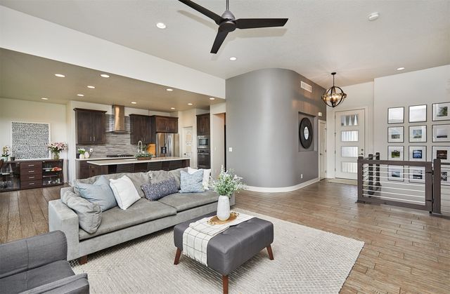 4722 152nd Street, Urbandale, IA 50323