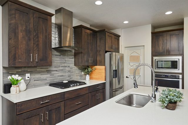 4722 152nd Street, Urbandale, IA 50323