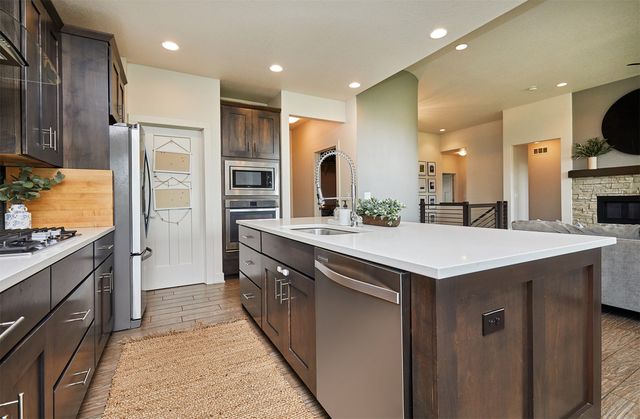 4722 152nd Street, Urbandale, IA 50323