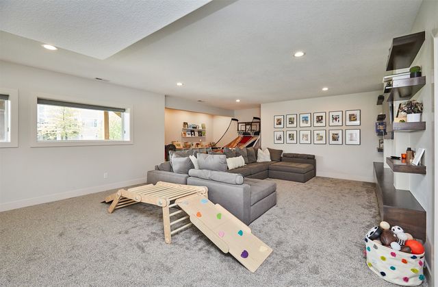 4722 152nd Street, Urbandale, IA 50323