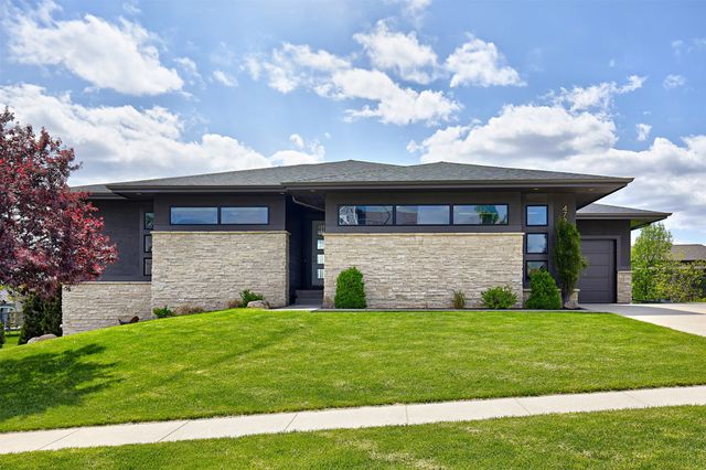 4722 152nd Street, Urbandale, IA 50323