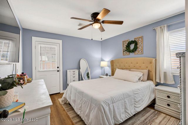 215 Maple Drive, Ocean Springs, MS 39564